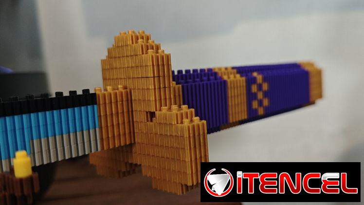 Figura decorativa Katana Lego con su base