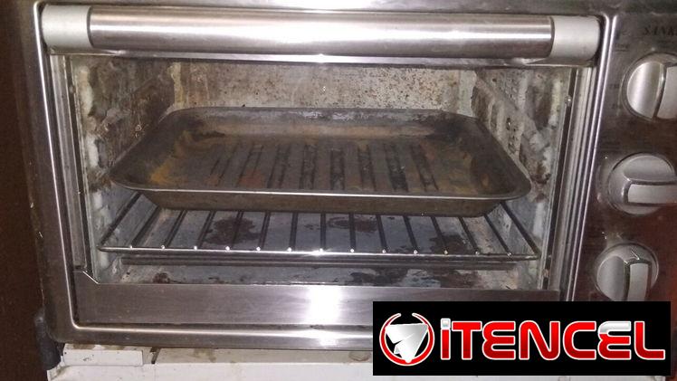Horno doméstico de poco uso en buen estado