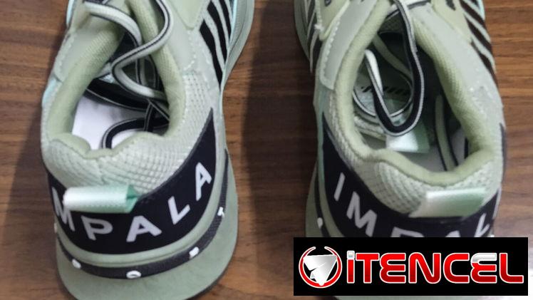 Zapatillas deportivas talla 41 y 42.