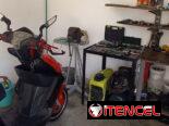 Taller mecánico y eléctrico de motos eléctricas en el vedado