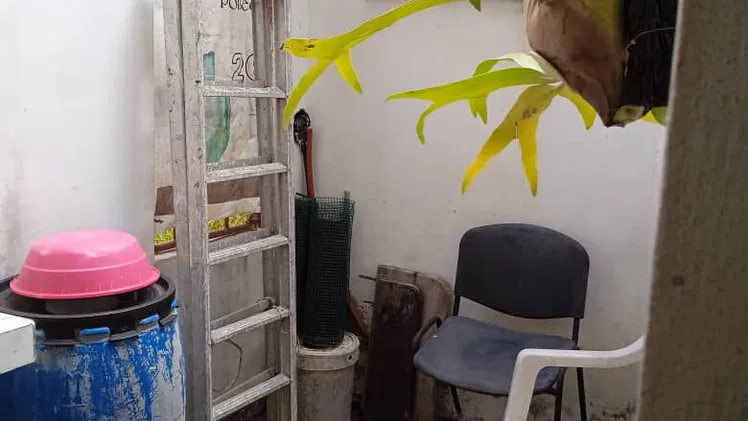 *Propiedad 34707* Apartamento en bajos de 2 cuartos, 2 baños y carposh, 25 mil USD