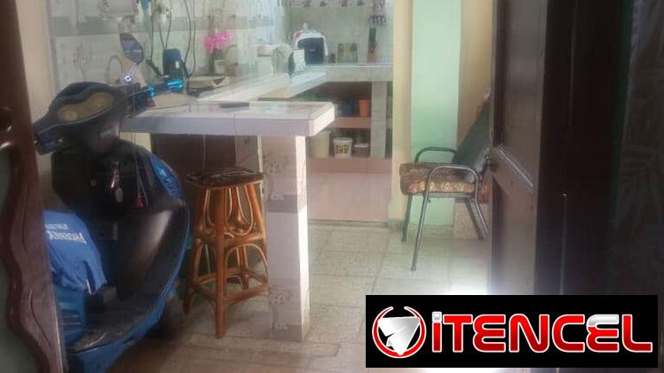 Vendo casa puerta calle