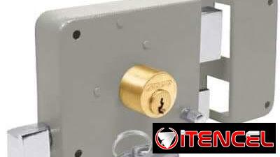 Yale hermex para puertas de hierro y madera.posicion derecha 20 usd