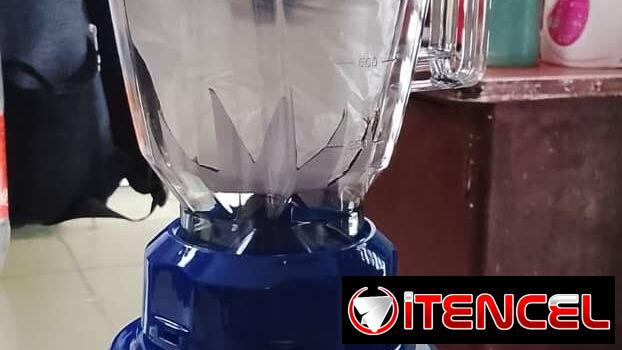 25 usd 💥LICUADORA CON MOLEDOR DE ESPECIAS , 1500 Ml Incluye removedor y picador de especias Vaso Plástico