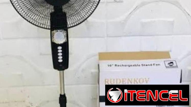 Ventilador recargable. Negro