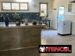 Venta de bajos de biplanta amplio en avenida Santa Amalia