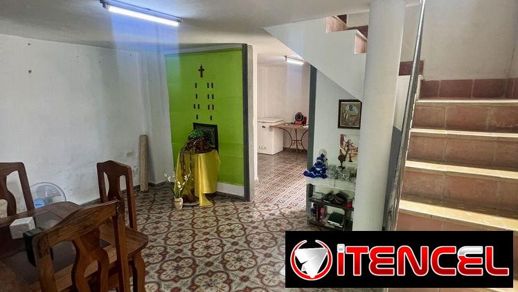 Se vende casa en el cerro