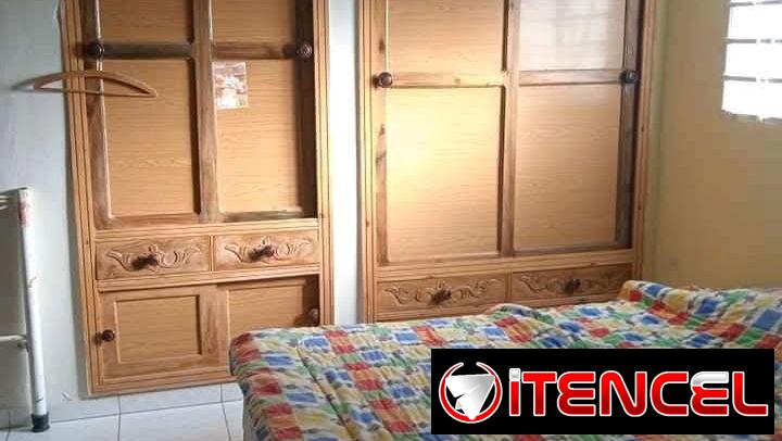 En venta casa de dos plantas en el reparto Martí. Ubicada en una calle de pocos vecinos !!!