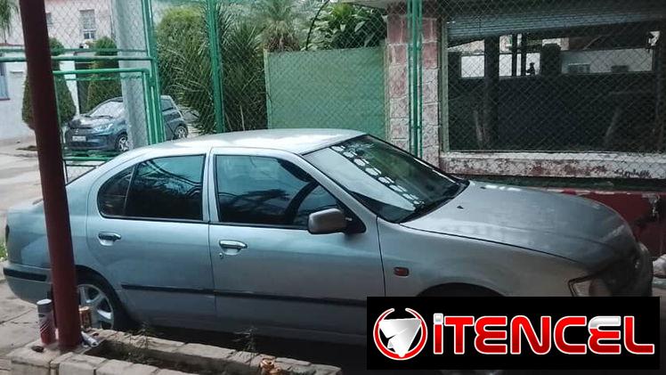 NISSAN Primera / 1995 / fuel injection / 16 valvulas / detalles de pintura