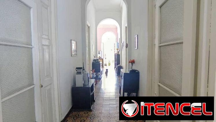 Vedado _Casa Biplanta