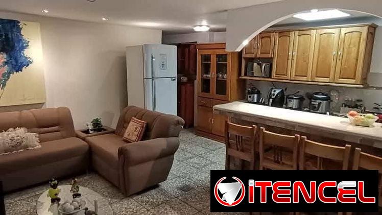 Venta de Apartamento en Miramar, Playa, La Habana  Se ofrece en venta un cómodo y bien conservado apartamento !!!