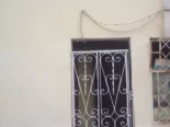 Vendo casa puerta a la calle con azotea libre en Centro Habana