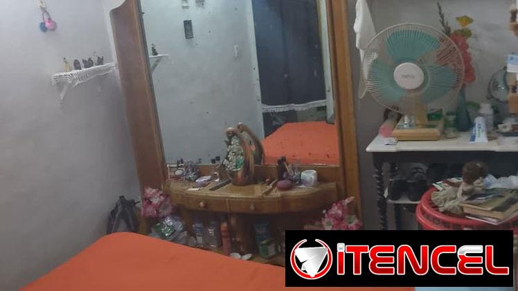 $16.000usd. Ajuste con $ en mano. En venta casa de 2 plantas en Marianao. A 2 cuadras de 51 y a 2 de 114. 🛑No se va la
