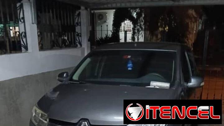 Se vende, carro moderno automático en 15mil usd