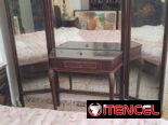 Juego de cuarto antiguo