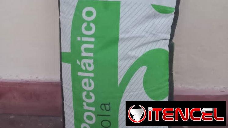 Gran variedad en cemento cola y cemento blanco
