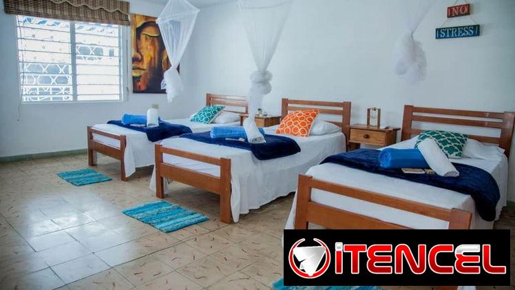 Hostal en Boca Ciega Casa con Piscina cerca del Mar