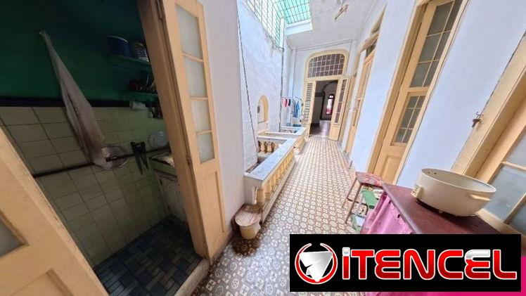 Propiedad de Lujo en La Víbora: Ideal Residencia o Negocio con Bar – 35k