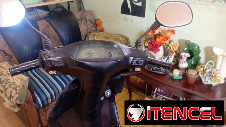 Moto de gasolina 1000 USD