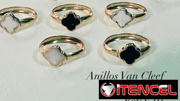 Aretes de oro 10k cadenas y mucho más escríbeme 52812401 y te envío catálogo 😉