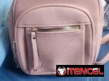 Mochila color rosita, en 12 usd, llamar o escribir al +5356405434