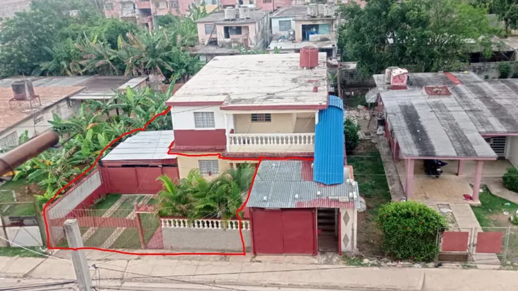 CASA | GRANDE | LISA | 3+ CUARTOS | 40000 | VENTA | PERMUTA+VUELTO | MODERNA(2010) |DUEÑO