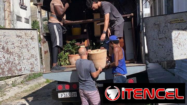Camión para carga y mudanza Tel: 52683263