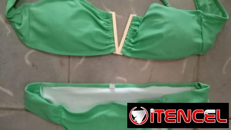 Trusa bikini verde manzana. Parte de arriba o ajustador con relleno