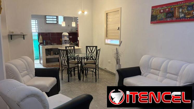 SE RENTA CASA EN LA VÍBORA