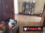 Se vende casa amplia a una cuadra de la calzada de 10 de octubre