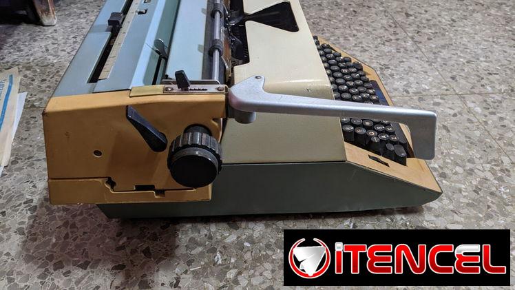 Máquina de escribir Robotron, Alemania años 70.