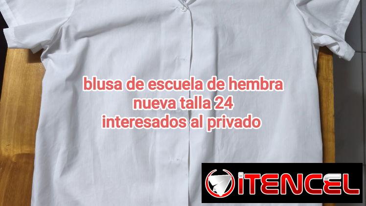 Blusa de escuela de primaria nueva. Talla 24 no es tan grande.