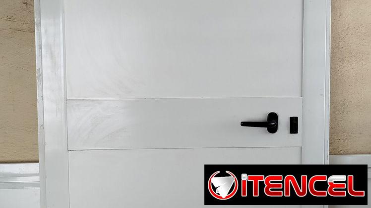 Puerta de Marquetería de aluminio y melamina