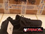 Tenis negros nuevos de engomados. Acepto mn y transferencia