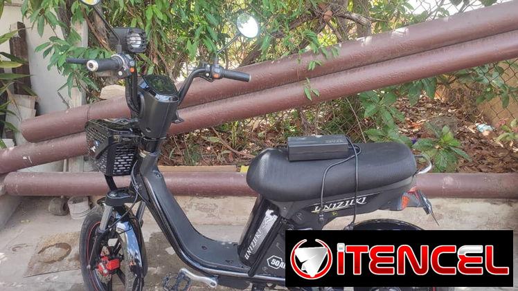 Se vende bicimoto Unizuki impecable casi nueva de solo 5 meses de uso, tiene batería de lipo 4(no explotan y larga vida