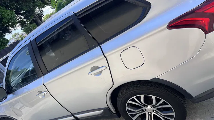 Carro en Miami para exportar Mitsubishi Outlander 2018  tres filas asiento  caminando perfecto l+17868686936