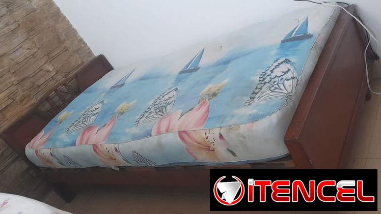 Piano clasico 8 8va 100 usd    cama personal con colchón 60 usd o al cambio del toque  en cup