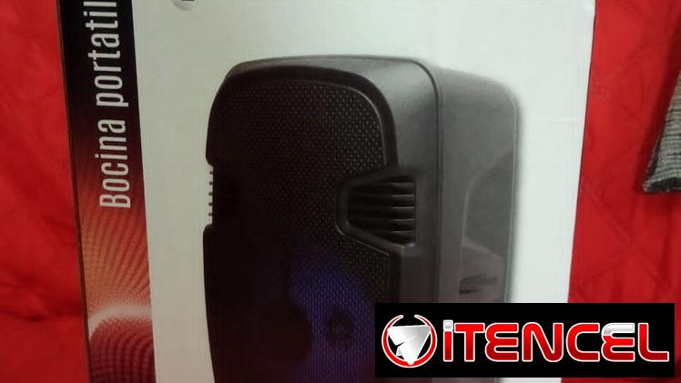 Bocina Bluetooth de 6,5″ con mando y micrófono