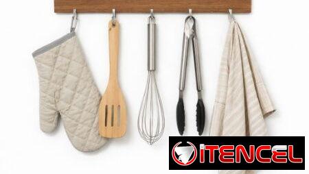 COLGADOR DE PARED CON GANCHOS