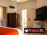 📱 Hostal de 6 Habitaciones con Piscina y Tarima