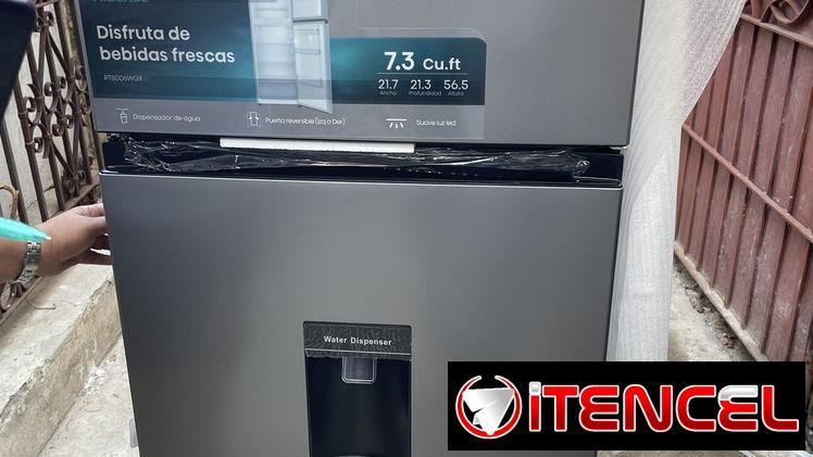 Refrigerador marca Hisense 7.3 pies