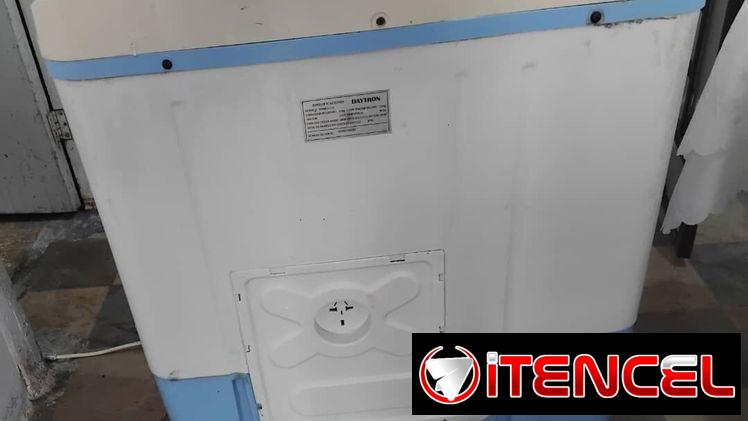 Lavadora semiautomática de 4 kg  Dayrtron de uso