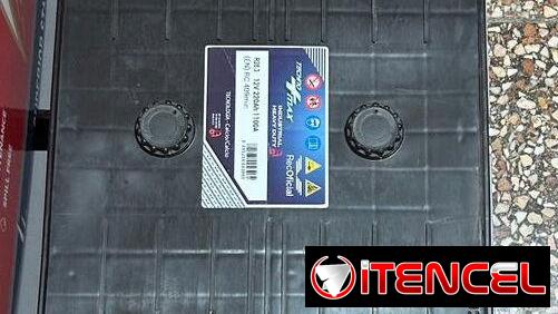 Batería de 220ah nuevas con 1 mes de garantía en 245usd tel. 53714462