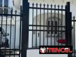 Casa capitalista con piscina en Kholy