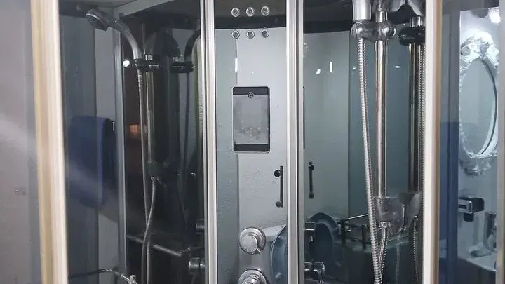 Venta o permuta de amplio Apartamento  en Zapata y A – 2 cuartos con baño privado cada uno