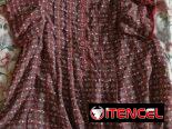 Ropa de mujer nueva y de uso