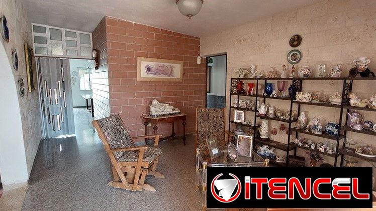 Casa de 4/4, piscina, carposh p/3 autos en Fontanar (F-41)