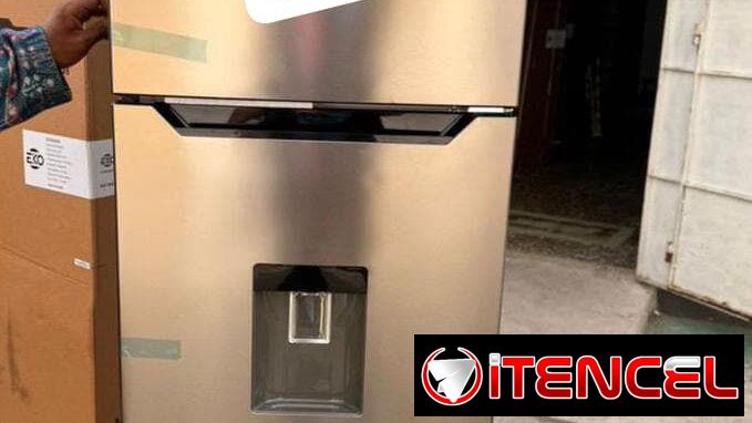 Refrigerador Eko 9.2 piés, congelación seca y dispensador de agua