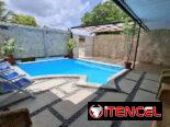 Con respaldo energético a 1 cuadra de la playa. Casa con piscina en la playa