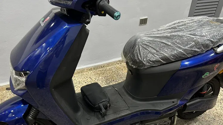 *MOTO ELÉCTRICA GRANDE MARCA JINGHAN*